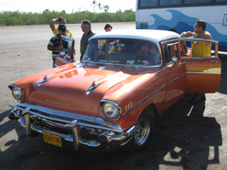 Photo of car on route back to Havana